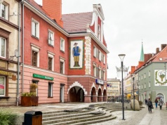 Sklep na Długiej na sprzedaż. W latach 80. tworzył klimat raciborskiej starówki i wyprzedził epokę