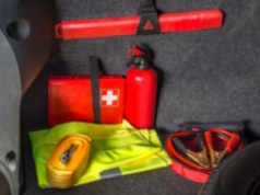 Gaśnica w bagażniku to pułapka. Policja sprawdza jej dostępność! Grozi ci 500 zł mandatu