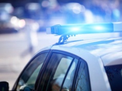 Policjantowi przypadkowo wystrzeliła broń podczas pościgu za 17-latkiem