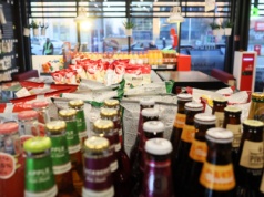 Piwo, wino i wódka tylko "spod lady"? Branża paliwowa chce bezwitrynowej sprzedaży alkoholu