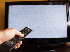 Dwie popularne stacje zniknęły z telewizji. Jest tylko jeden sposób, by je oglądać