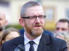 Grzegorz Braun w styczniu odpowie za aferę z Gizelą Jagielską w Oleśnicy