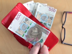 Seniorzy muszą poczekać. Rząd nie zdążył przyjąć przepisów