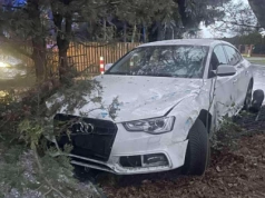 Kolizja po alkoholu w Stoku Lackim Folwark. Trzech mężczyzn, jedno Audi i brak kierowcy