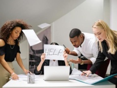 Kryzysy wizerunku 2025: wpadkę zaliczyli politycy, firmy i celebryci