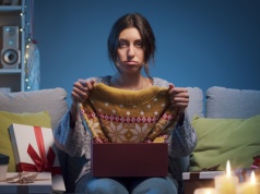 Świąteczne rozczarowanie w liczbach. Co robimy z nietrafionymi prezentami?