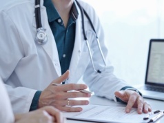 Etat zamiast hojnego kontraktu? Szpitale boją się utraty lekarzy