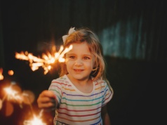 Dziadkowie odmówili pilnowania wnuków w sylwestra. "Chcą, żebyśmy siedzieli z nimi"