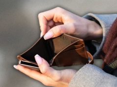 Co piąty Polak bez oszczędności. Dla wielu to życie od wypłaty do wypłaty