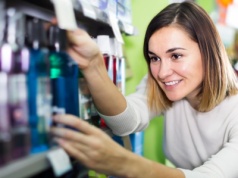 Konkurencja dla Żabki? Ta sieć sklepów będzie czynna w sylwestra, Nowy Rok i każdą niedzielę