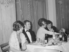 Oranżada i zimne nóżki. Tak bawili się na sylwestrze w PRL-u