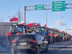 Rolnicy i ich traktory już na rondzie Mogilskim