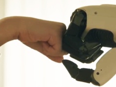 LG CLOiD: robot z „ludzkimi” rękami wyręczy nas w domowych obowiązkach. Premiera na CES 2026