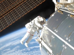 Koniec przerwy na orbicie. NASA wraca do spacerów kosmicznych i szykuje ISS do… emerytury