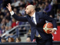 "Nikt nie marudzi". Wszedł razem z futrynami, czyli plan wypalił