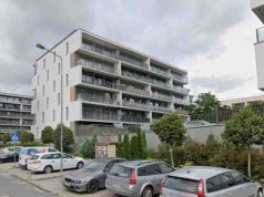 Tragedia w Zielonej Górze. 29-letnia kobieta wypadła z piątego piętra, walczy o życie  