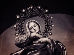 Współpracownik kard. Fernandeza: tytułu „współodkupicielki” nie będzie używać się w dokumentach, ani liturgii