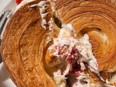 To nie jest zwykły croissant. Nowy trend z Azji podbija polskie piekarnie