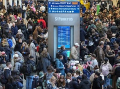 Potężne utrudnienia pod kanałem La Manche. Kilkuset pasażerów utknęło