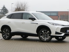 Będą się okładać na ostro. MG HS o włos przed ukochanym autem za 77 tys. zł