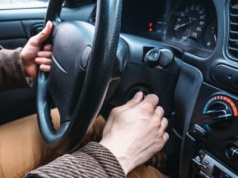 Jeden zwyczaj niszczy każdy samochód. Ten grzech popełnia prawie każdy