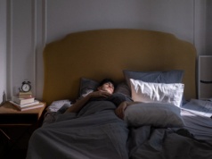 Wysokie ryzyko bezdechu sennego wiąże się z gorszym zdrowiem psychicznym po 45. roku życia