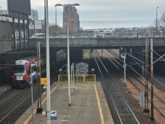 Od 01.01 zmiany przy pl. Zawiszy. Pasażerowie przesiadają się na nowe przystanki tramwajowe