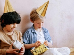 Sylwester z dziećmi nie musi być koszmarem. Oto 7 sprawdzonych sposobów na zabawę