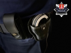 Zdołała wyrwać się oprawcy na stadionie. Brutalny atak na kobietę zakończony obywatelskim ujęciem