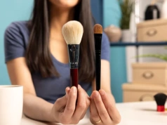 Sylwestrowy makijaż bez bakterii. Trik z apteki odświeży pędzle i akcesoria kosmetyczne