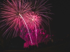 Komu szkodzą fajerwerki? Czytam raport w obronie strzelania. Ten bajkowy świat nie istnieje