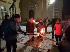 Aktywnie, w blasku pochodni pożegnali mijający rok…