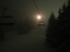 Awaria na stoku narciarskim. Kilkadziesiąt osób uwięzionych na wyciągu