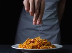 Zapomniana przyprawa wraca do łask. Wystarczy szczypta, by "uspokoić brzuch”