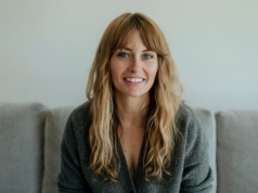 Grzywki idealne do kształtu twarzy- jak je dopasować? Pięć propozycji