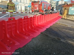 W Świnoujściu stanęły mobilne zapory przeciwpowodziowe