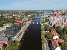 Od portu przez park wodny do rosnącego bezrobocia   (gospodarcze podsumowanie 2025 roku okiem naczelnego)