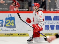 Mistrz padł pod Jaworowym. Oceláři – Kometa 4:3 po rzutach karnych | ZDJĘCIA