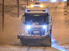 Fatalne warunki na trasie S7. Policja dostarcza kierowcom ciepłe posiłki