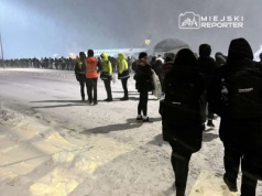 Koniec marzeń o Sylwestrze za granicą. Pogodowy paraliż Lotniska w Modlinie. Wiele lotów odwołanych i opóźnionych