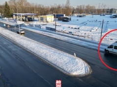 Białe dostawczaki już parkują przy przejściach. Oznaczają jedno - kłopoty