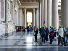 Rekordowy rok w turystyce włoskiej. Rzym zamyka Drzwi Święte, Mediolan otwiera igrzyska