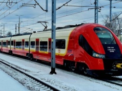 Paraliż kolei pod Warszawą. Pasażerowie utknęli w porannym chaosie