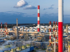 Atom, farmy wiatrowe, ceny prądu i program Czyste Powietrze – 2025 rok w polskiej energetyce