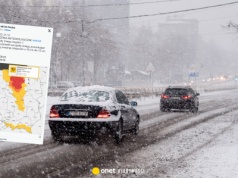 Alerty najwyższego stopnia przed śnieżycami. Spadnie kolejne 20 cm śniegu