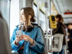 Zakaz takiego używania telefonów w autobusach. Wchodzi nowe prawo