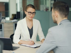 Rynek pracy po AI: CV nie działa, działa Tinder