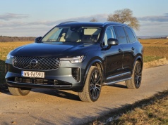 Volvo XC90 T8 PHEV: Dojrzałość zamiast pośpiechu