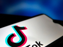 TikTok pod lupą polskiego rządu. Minister pisze o "wysypie filmików" z AI