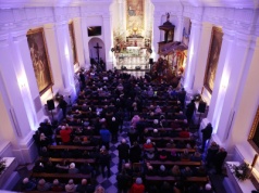 Krzysztof Antkowiak gwiazdą świątecznego koncertu na rzecz Amelki i Wiktorii